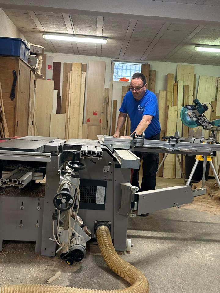 Artisan menuisier,  Aime-la-Plagne