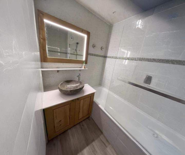 Créez un espace de détente fonctionnel et esthétique.